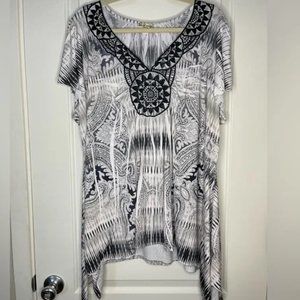 ONE WORLD Black and White Patterned Top